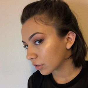 Meet your Posher, Gabriela